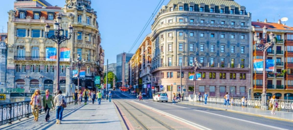 A 5 Minutos Andando Del Casco Viejo, Ayuntamiento, Plaza Circular Y Gran Via De Bilbao Y Proximo A Las 2 Lineas De Metro Eksteriør billede